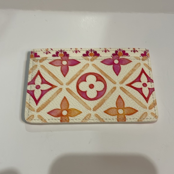Louis Vuitton 2024 By the Pool coral tiles Card Holder Limited Edition - Picture 2 of 5